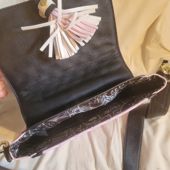 Betsey Johnson Be Mine Crossbody Purse - Picture 5 of 5